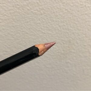 Anastasia Beverly Hills Lip Liner in “ dusty rose “